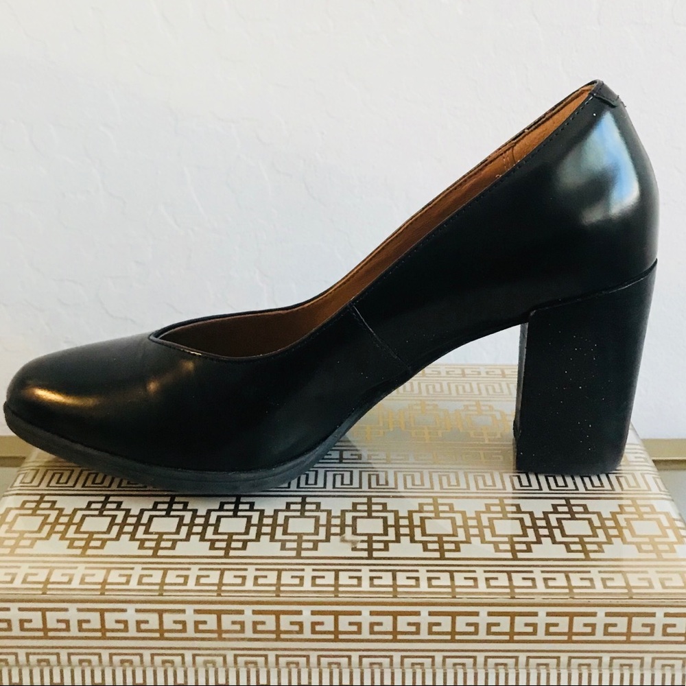 Clark’s Black block pump (size 8)